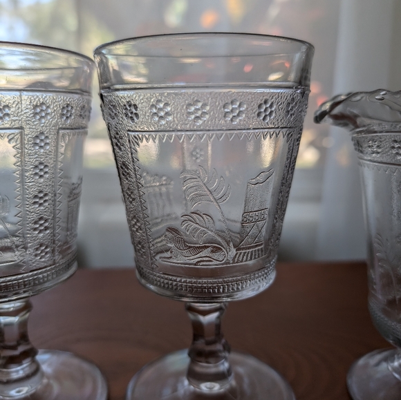 Adams & Co Early American Patterned Glass Sphynx - Picture 3 of 6